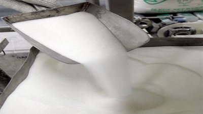 طرح مناقصة لشراء 150 ألف طن من السكر الخام