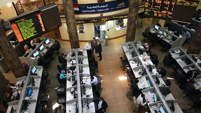 البورصة المصرية تخسر 16,3 مليار جنيه في منتصف التعاملات