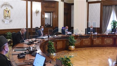 رئيس الوزراء يتابع تنفيذ مشروعات الإسكان والطرق والمحاور بالإسكندرية