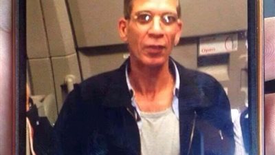 مصر للطيران :  الحزام الناسف بحوزة خاطف الطائرة المصرية 