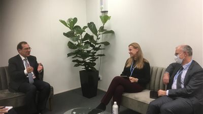 وزير البترول يبحث التعاون مع الاتحاد الاوروبي في مجال نقل وتصدير الغاز