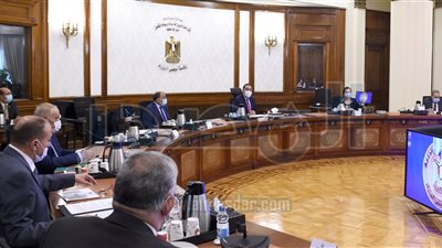 «مدبولى» يوجه بسرعة إطلاق برنامج تحويل المركبات للعمل بالغاز الطبيعى