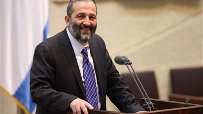 التحقيق مع وزير الداخلية الإسرائيلي بتهمة الفساد