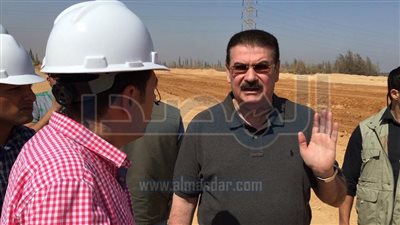 بالصور .. وزير 