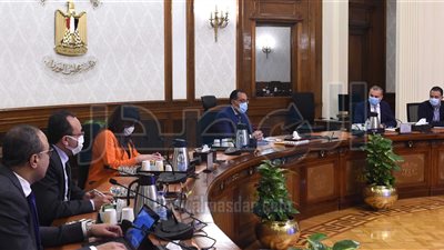 رئيس الوزراء يتابع الموقف التنفيذي لمشروعات تطوير عواصم المحافظات 