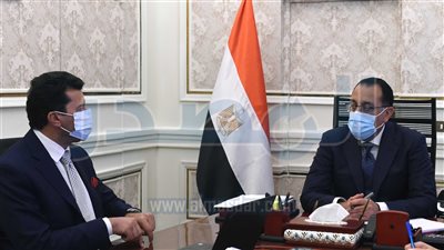 رئيس الوزراء يستعرض عددًا من ملفات عمل «الشباب والرياضة»