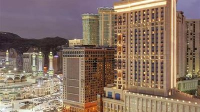 إصابة 3 وإخلاء 500 شخص إثر حريق فندق 