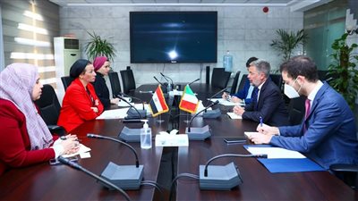 ياسمين فؤاد تبحث مع سفير إيطاليا بالقاهرة التعاون المشترك في مجال البيئة 