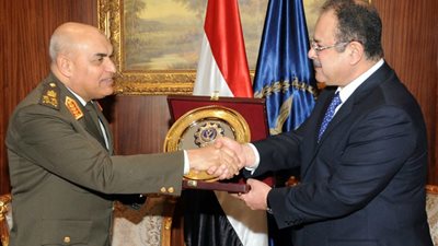 القوات المسلحة تهنئ وزارة الداخلية بمناسبة عيد الشرطة