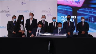 «النقل» توقع 13 اتفاقية في مجال السكك الحديدية والمترو والجر الكهربائي