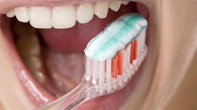 دراسة تحذر: استخدام فرشاة الأسنان أكثر من مرتين يصيب بالأمراض