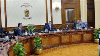 الحكومة تجدد الطلب من المواطنين بضرورة تلقي لقاح كورونا