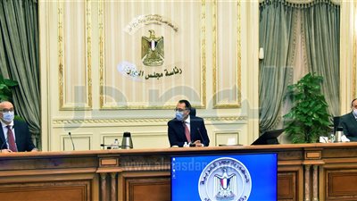 رئيس الوزراء يستعرض مقترح وتفاصيل الاشتراطات البنائية العامة
