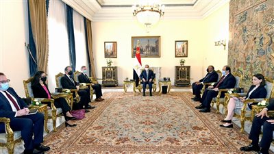الرئيس السيسي: حريصون على تدعيم الشراكة الاستراتيجية المصرية الأمريكية 