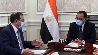 وزير البترول: تحويل 9 آلاف سيارة للعمل بالغاز الطبيعي خلال أبريل الماضي