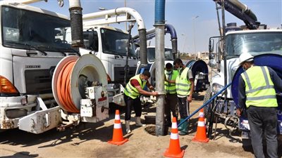 وزير الإسكان يتابع الاستعدادات لموسم الشتاء بالقاهرة الجديدة