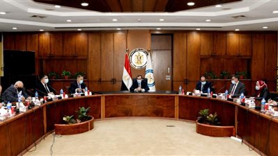 «الملا» يبحث مع اتحاد جمعيات المستثمرين سبل تنمية الاستثمارات الوطنية