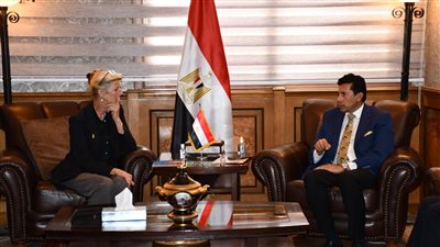 وزير الشباب يبحث التعاون مع صندوق الأمم المتحدة للسكان استعدادًا لقمة «COP27»