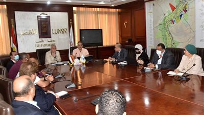 وزير السياحة يناقش الاستعدادات للموسم الشتوي في الأقصر  