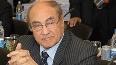 وفاة الدكتور فاروق أبو زيد عميد 