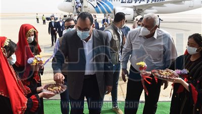 رئيس الوزراء يتفقد مشروعات تنموية وخدمية بالوادي الجديد