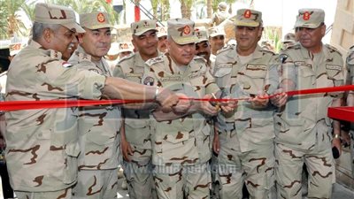 بالصور .. وزير 