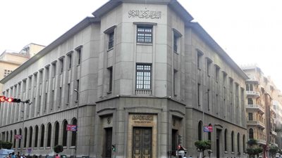 تباين أراء المحللين وبنوك الاستثمار حول مصير أسعار الفائدة