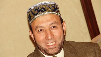 أمن المطار يمنع 