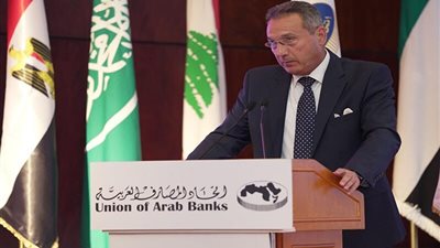 محمد الإتربى: العالم يشهد نقلة نوعية إلى الاقتصاد غير النقدى