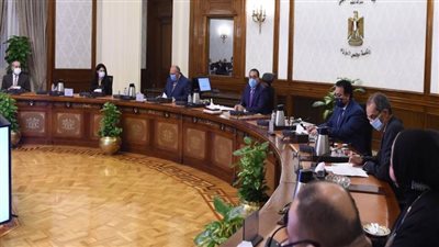 الحكومة تطبق قرار منع دخول الموظفين غير الملقحين ضد كورونا.. غدا