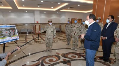 السيسى يتفقد مركز قيادة الدولة الاستراتيجى بالعاصمة الإدارية الجديدة