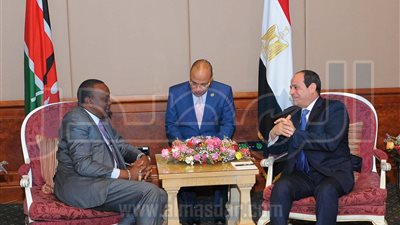 تفاصيل لقاء السيسي مع الرئيس الكيني بأديس أبابا (صور)