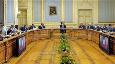 اجتماع شهري للحكومة لمتابعة البرامج الزمنية للمشروعات الجاري تنفيذها 