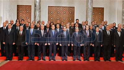 الرئيس السيسى يكلف المحافظين الجدد بضبط الأسعار ومكافحة الغلاء فى الأسواق