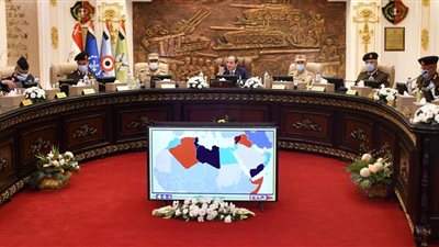 السيسى يتفقد الكلية الحربية ويحضر إختبارات كشف الهيئة