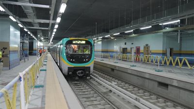 نجاح أول تجربة لتسيير قطار بالمرحلة الثالثة للخط الثالث لمترو الأنفاق