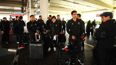 الأهلي يؤدي أولى تدريباته على ملعب 