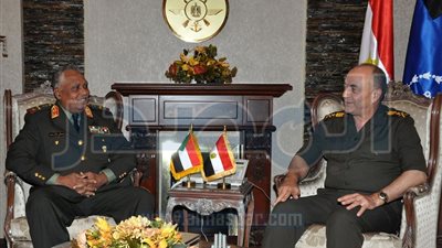 الفريق محمود حجازى يلتقى رئيس هيئة الأركان المشتركة السودانى
