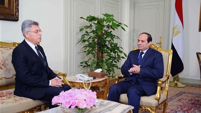 قرار جمهورى بمد عمل رئيس الرقابة الإدارية لمدة عام 