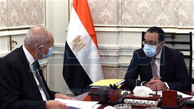 رئيس الوزراء يتابع ملفات عمل «المنطقة الاقتصادية لقناة السويس»