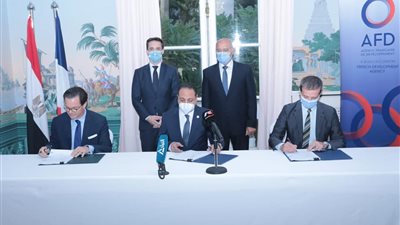 «النقل» توقع إتفاقية مع الوكالة الفرنسية لتطوير المترو بـ 50 مليون يورو