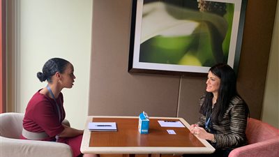 المشاط تبحث مع مؤسسة التنمية الجديدة تعزيز تبادل الخبرات والتعاون الفني