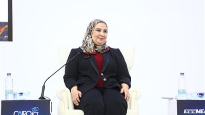 وزيرة التضامن: 60% من أصحاب المعاشات يستخدمون الصراف الآلى