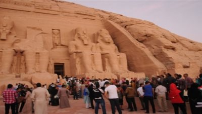1500 سائح يزورون معبد أبو سمبل بأسوان