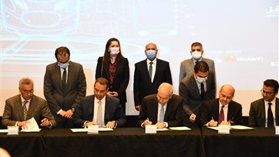 توقيع عقد تأسيس الشركة الوطنية لصناعات السكك الحديدية «نيرك»