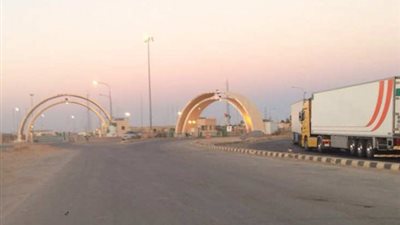 انفجار 3 سيارات ملغومة في معبر 