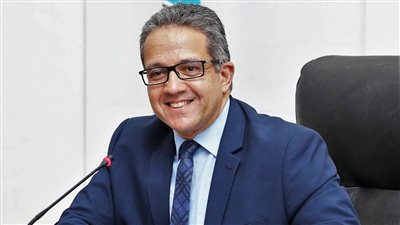 «السياحة» تمد وقف تراخيص مراكز الغوص والأنشطة البحرية 6 أشهر