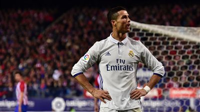 رونالدو يتفوق على كل رياضيي العالم بدخل سنوي 