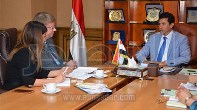 وزير الرياضة يناقش آليات التعاون مع منظمة العمل الدولية