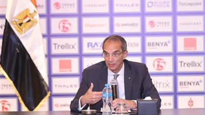 «طلعت»: استحداث 10 مسارات جديدة لنقل البيانات بين الشرق والغرب